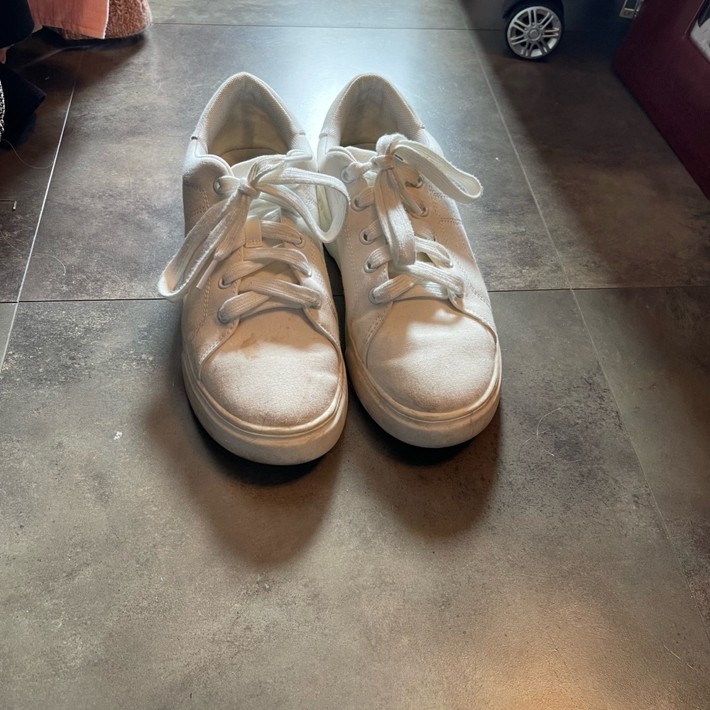 Cream sneakers, soft topped